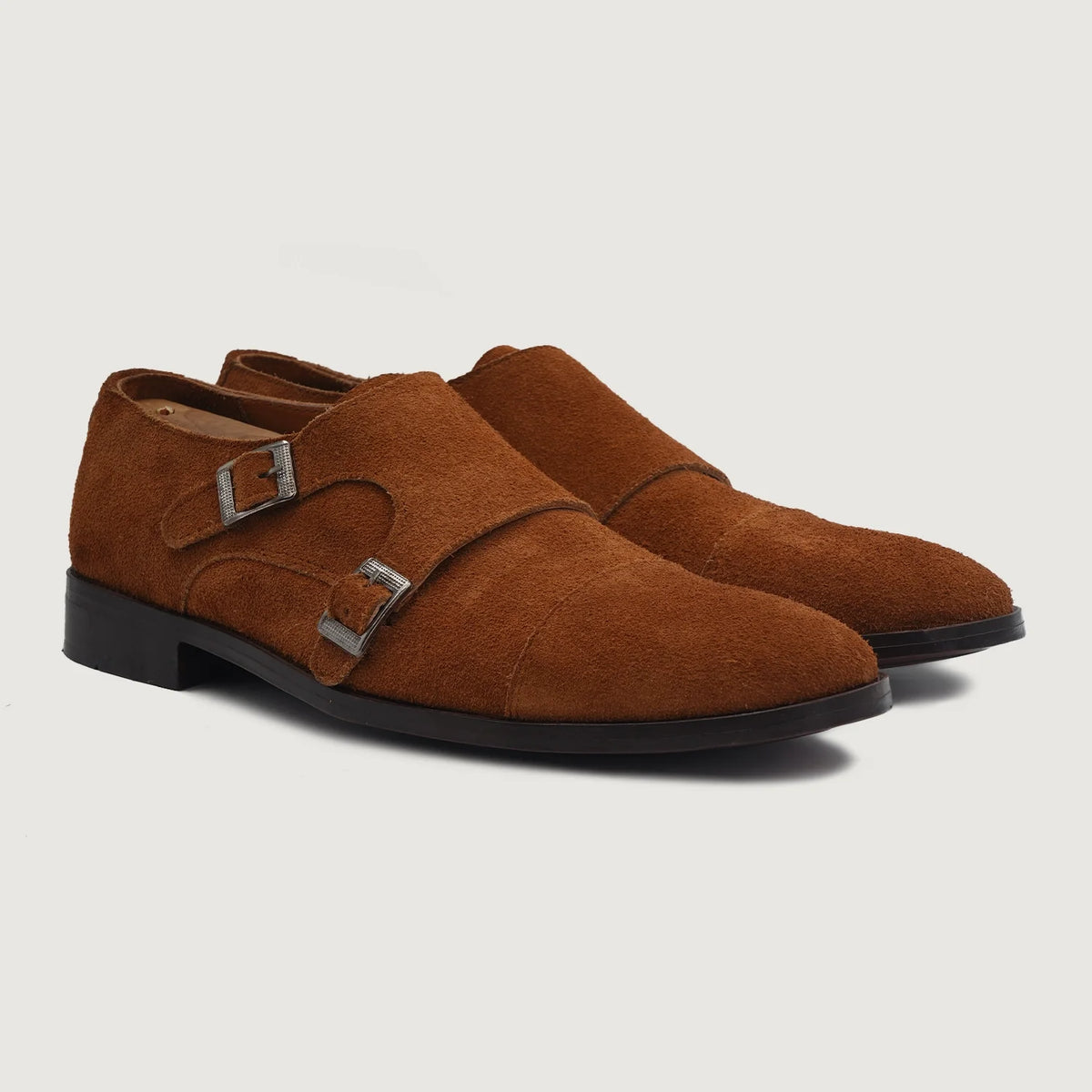 Boston 真皮皮鞋 复古棕 Suede 真皮皮鞋 For Men in Brown Goatskin Suede - 侧面轮廓视角 | 官方商城选购