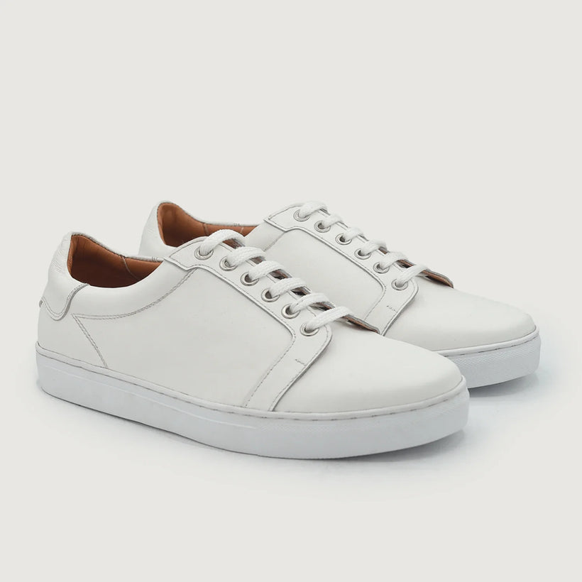 Carter Runn White Leather Sneakers 男士