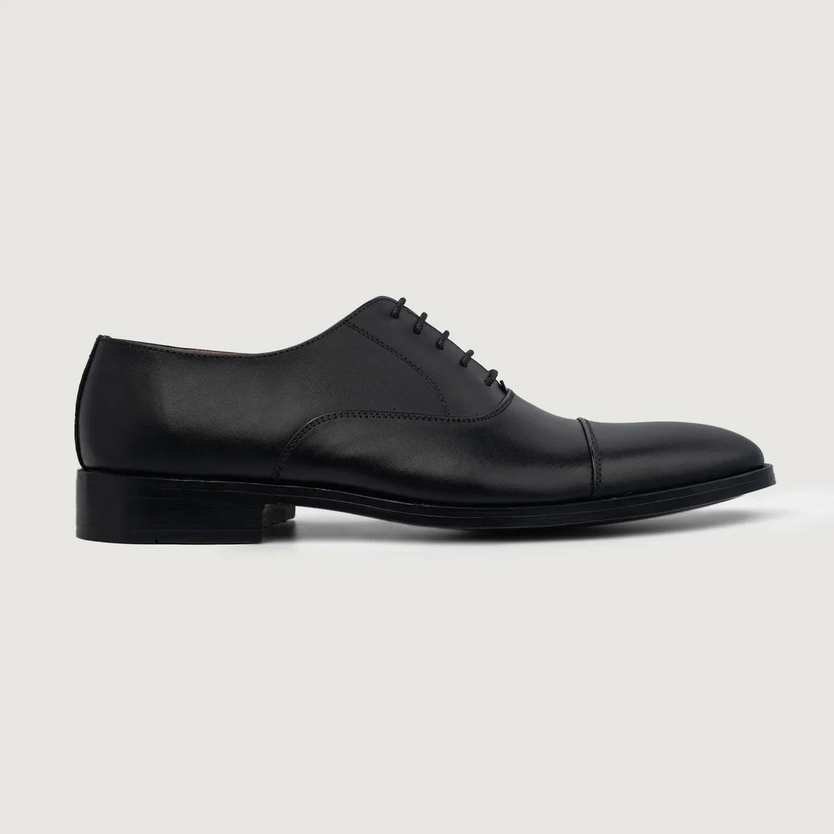 Black Full-Grain leather Shoes - 固特异沿条缝制工艺与鞋头细节