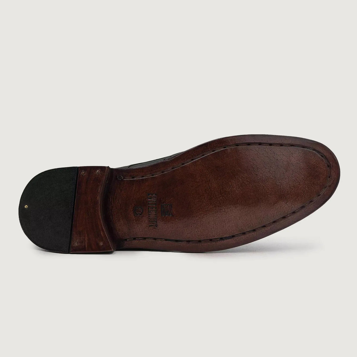 细节特写 of Classic Collar & Heavy-Duty Zipper Hardware on Duster Brogues Derby 经典黑 真皮工装靴马丁靴 男士 For Men