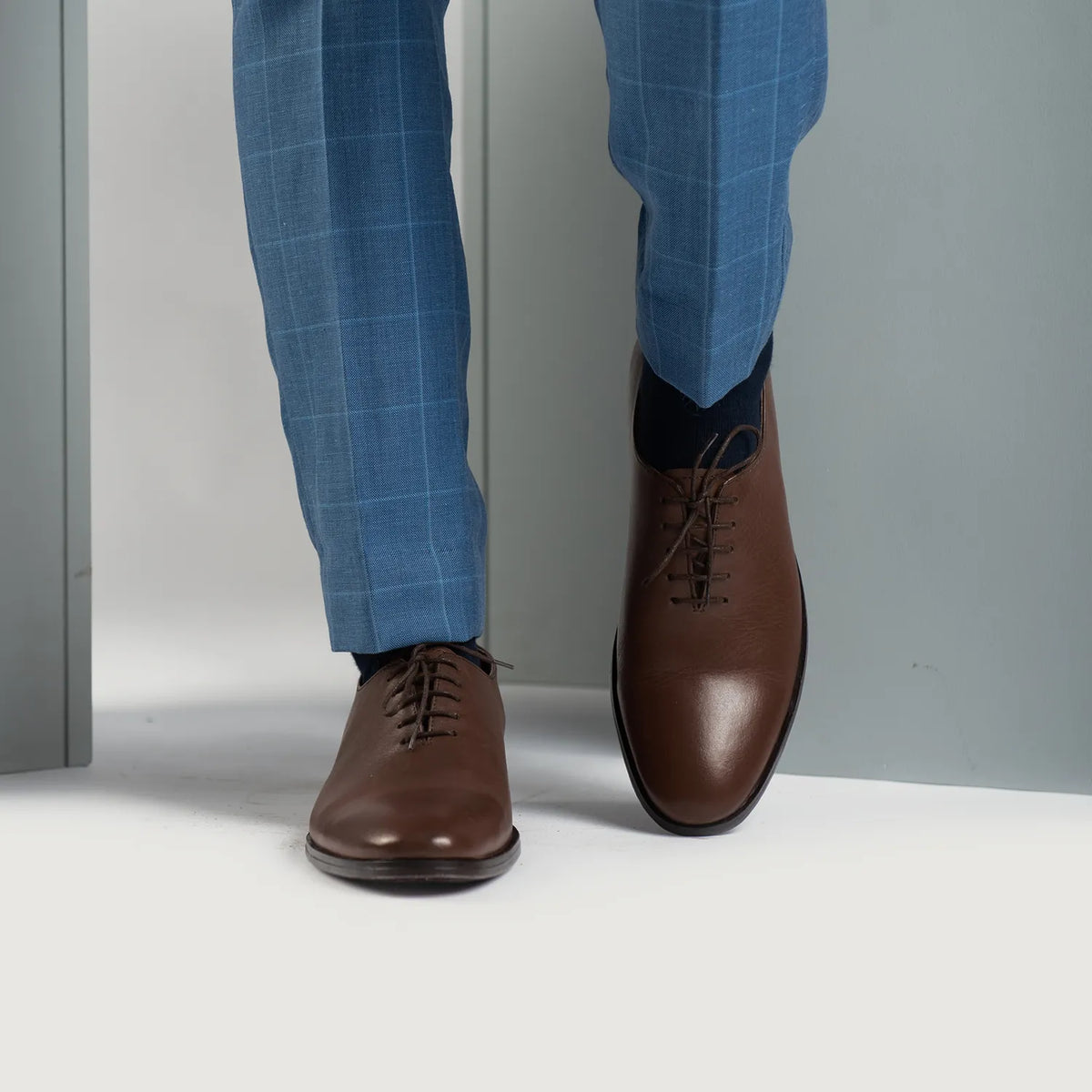 Tailored Rib Cuffs & Hem Craftsmanship Construction Detail on Director Wholecut 复古棕 真皮皮鞋 男士 For Men