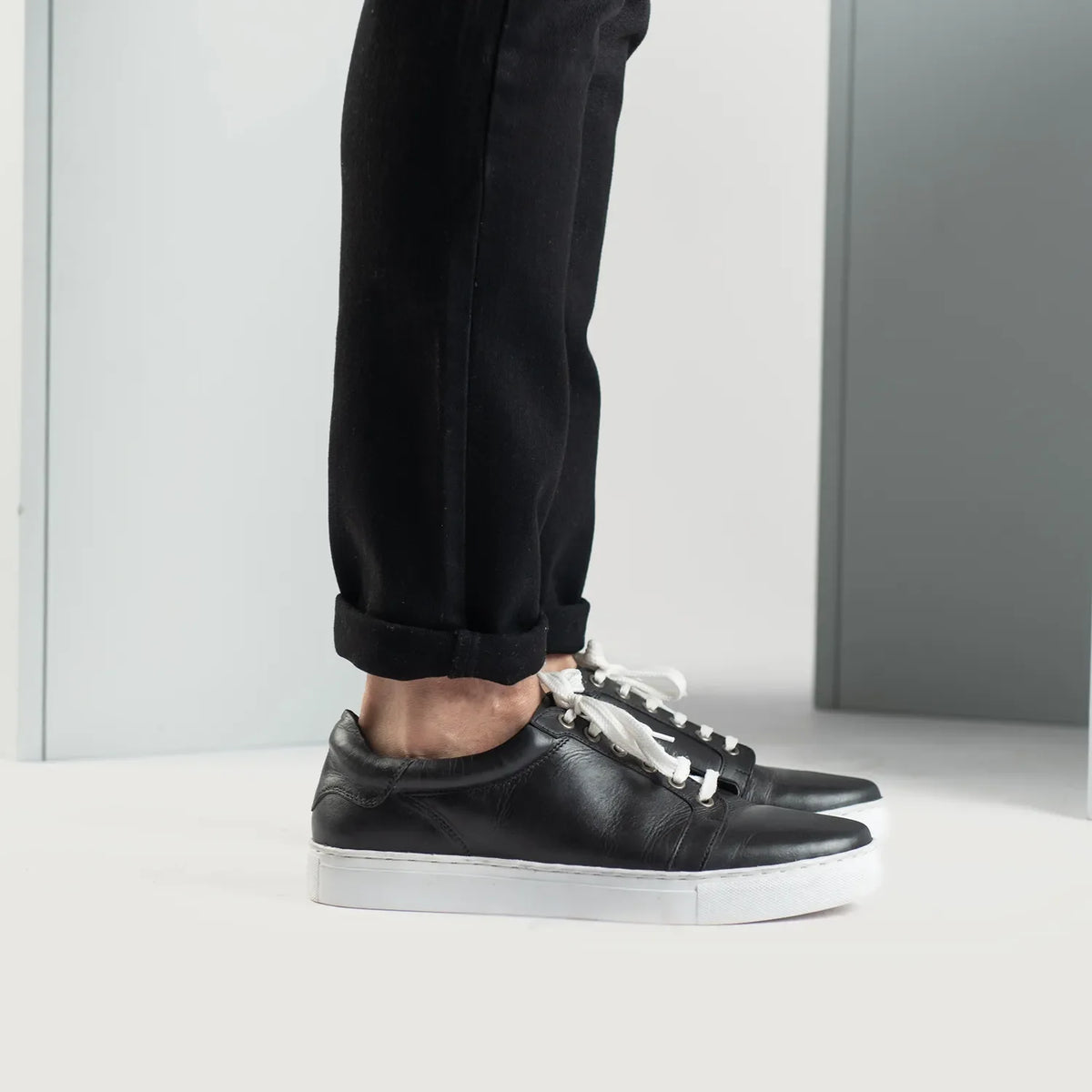 Orlaven Carter Runn 经典黑 真皮休闲板鞋运动鞋 男士 footwear image 9