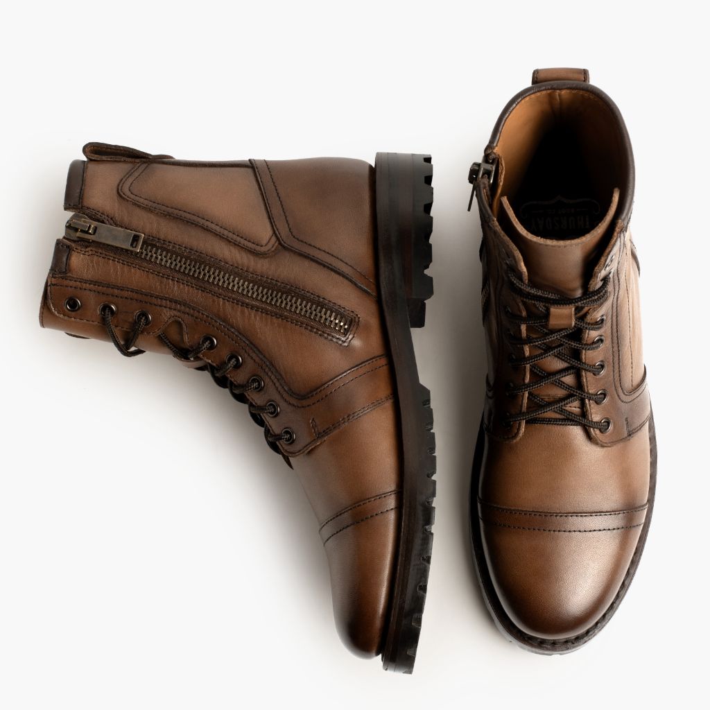 细节特写 of Classic Collar & Heavy-Duty Zipper Hardware on Casa Moto Amber Wheat 真皮工装靴马丁靴 男士
