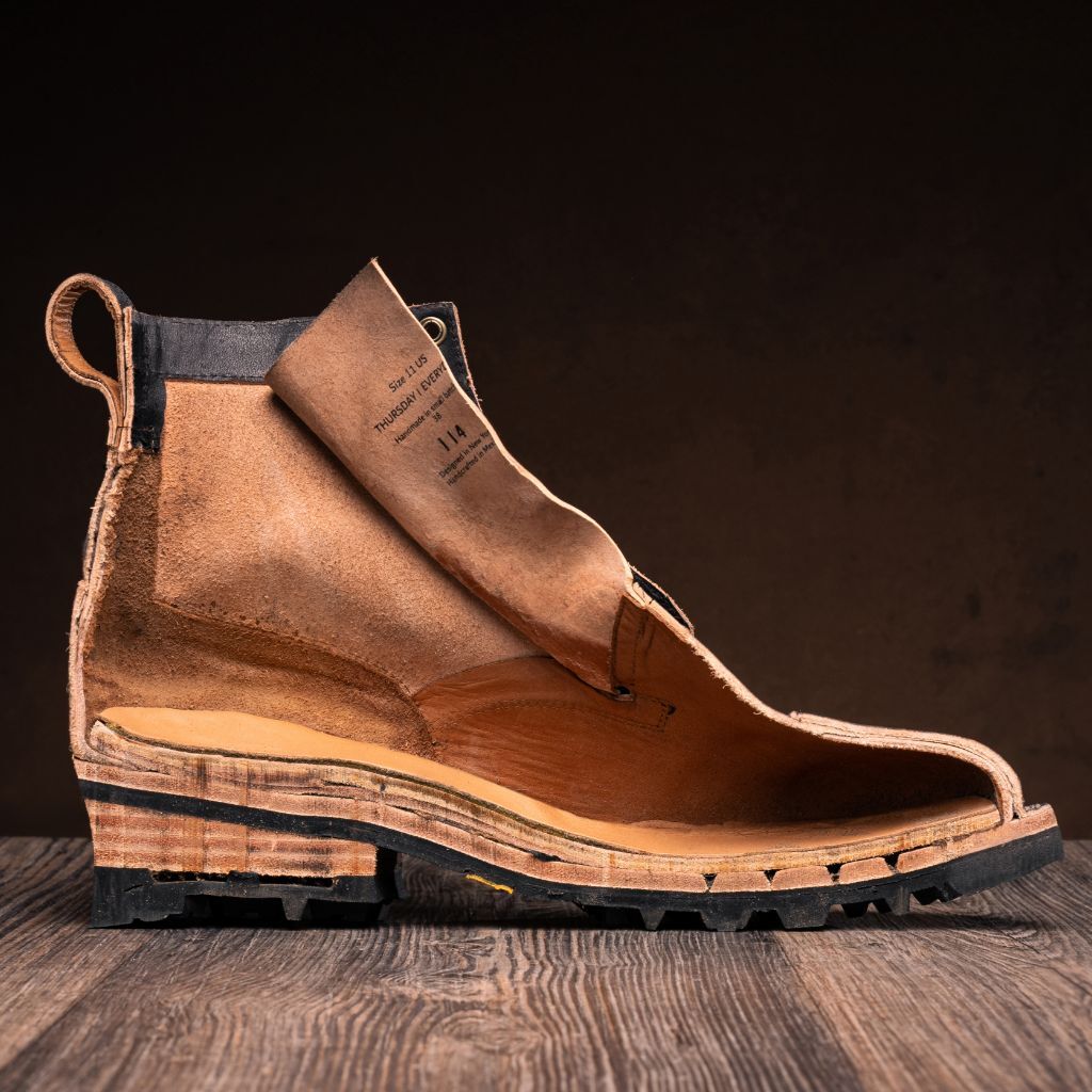 High-Traction Rubber Outsole & Lug Tread Pattern on Challenger Sesame Double Shot 真皮工装靴马丁靴 男士