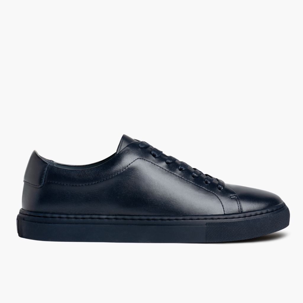 Navy Full-Grain leather Sneakers - 固特异沿条缝制工艺与鞋头细节