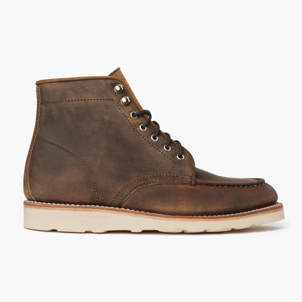 Classic Full-Grain leather Boots - 固特异沿条缝制工艺与鞋头细节