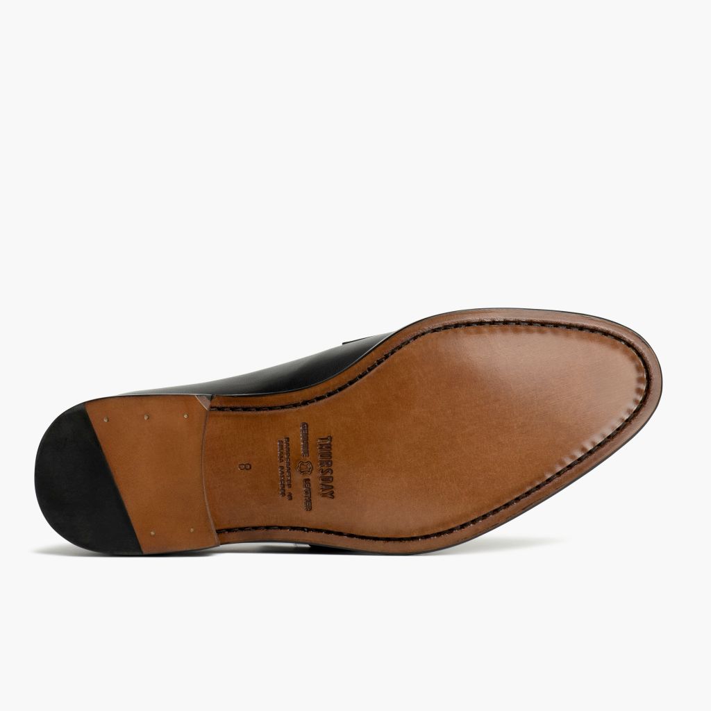 High-Traction Rubber Outsole & Lug Tread Pattern on Lincoln 经典黑 真皮休闲板鞋运动鞋 男士