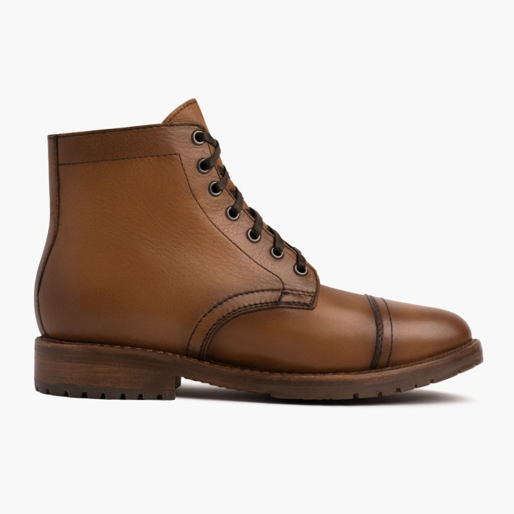 High-Traction Rubber Outsole & Lug Tread Pattern on Major Cuero 真皮工装靴马丁靴 男士