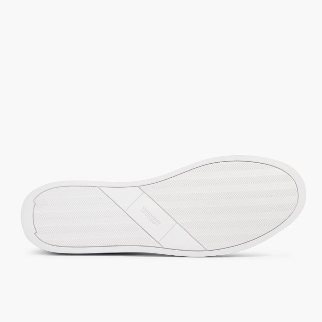 High-Traction Rubber Outsole & Lug Tread Pattern on Premier Low Top White 真皮休闲板鞋运动鞋 男士 For Men