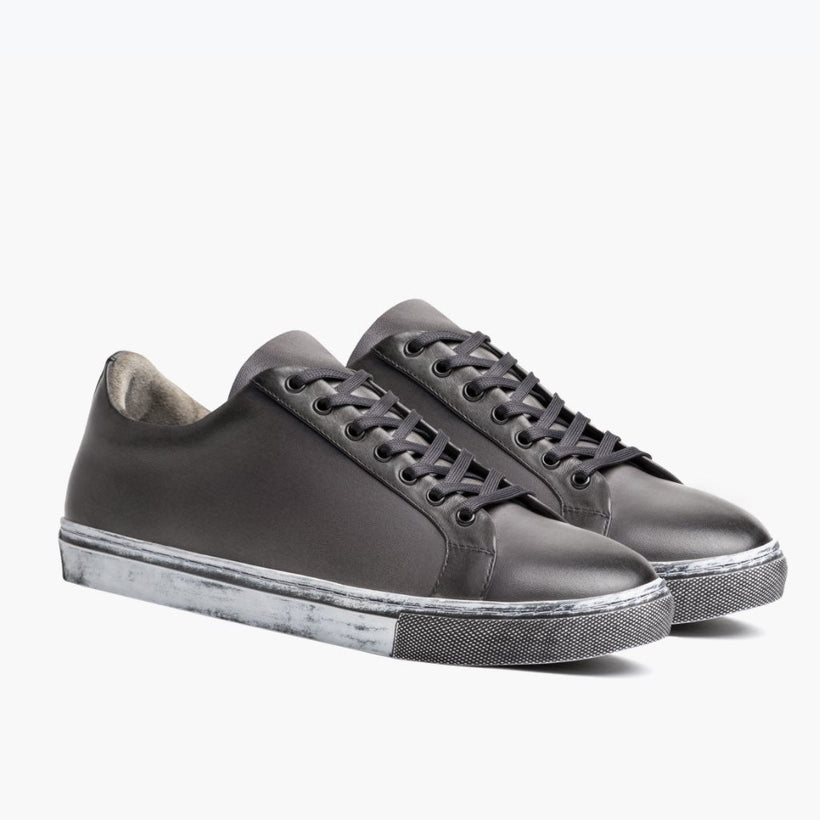 Premier Low Top Distressed Grey Leather Sneakers 男士