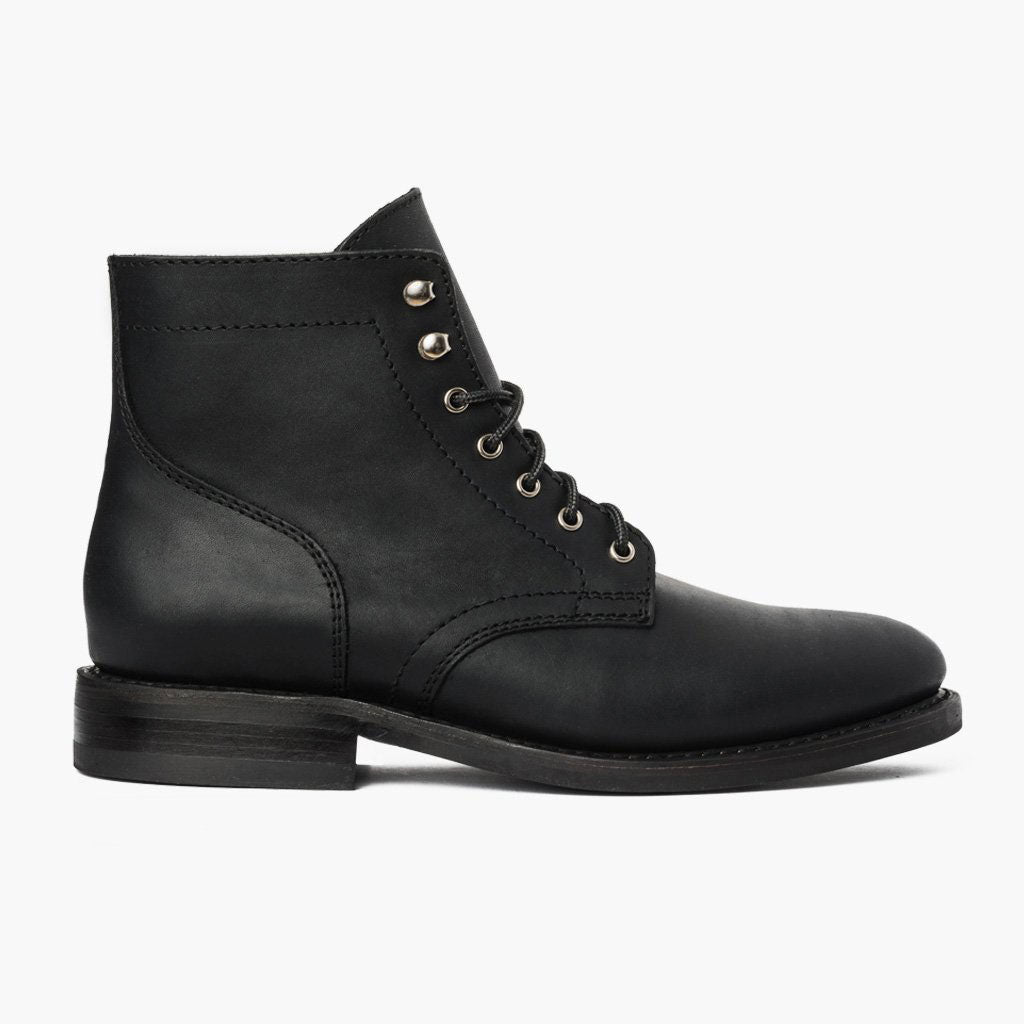 Black Full-Grain leather Boots - 固特异沿条缝制工艺与鞋头细节