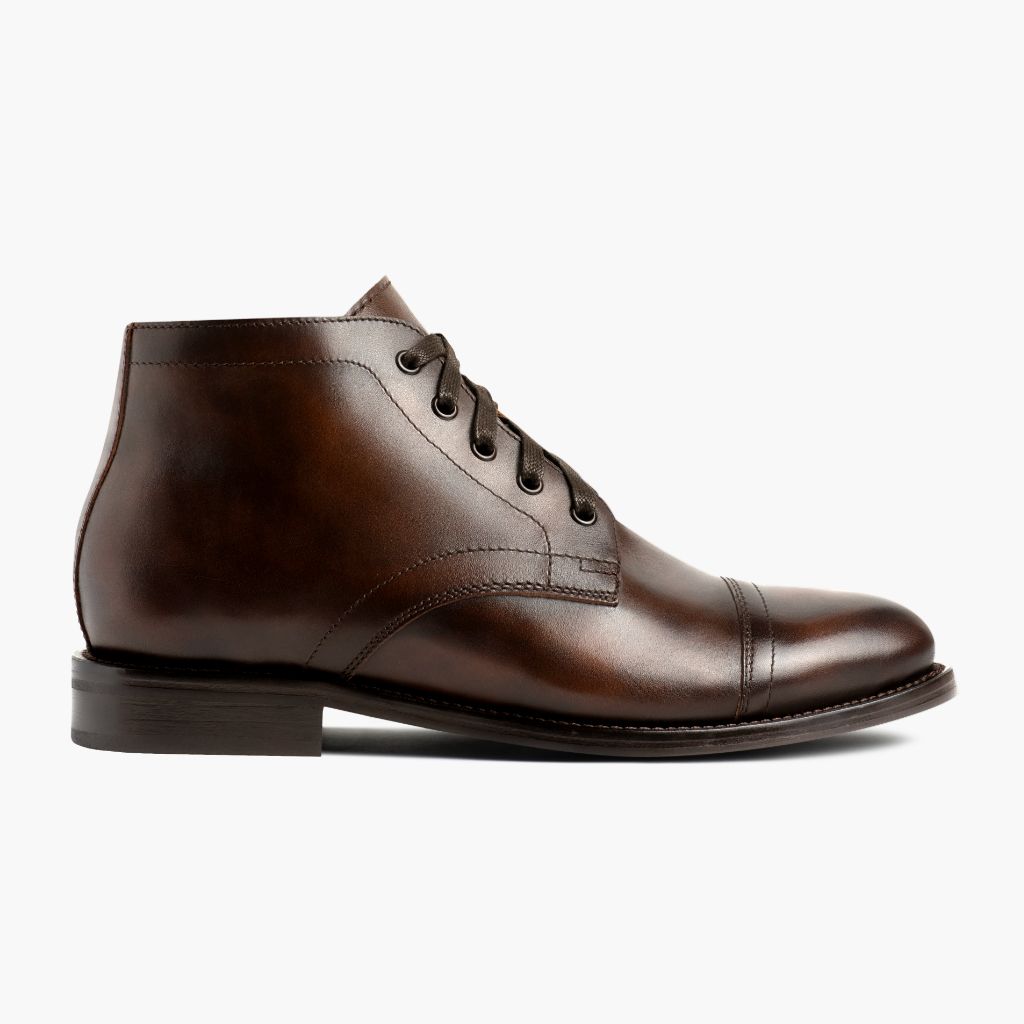 Classic Full-Grain leather Boots - 固特异沿条缝制工艺与鞋头细节