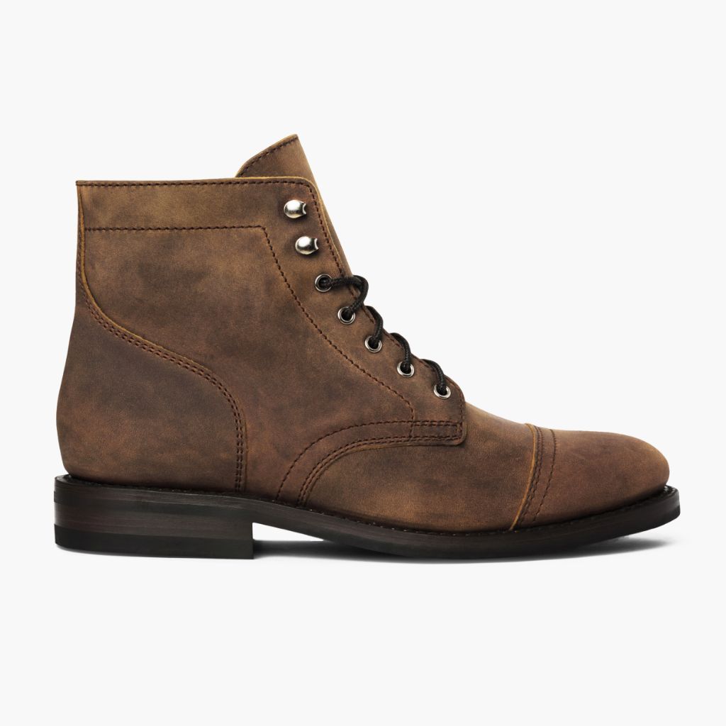 Classic Full-Grain leather Boots - 固特异沿条缝制工艺与鞋头细节