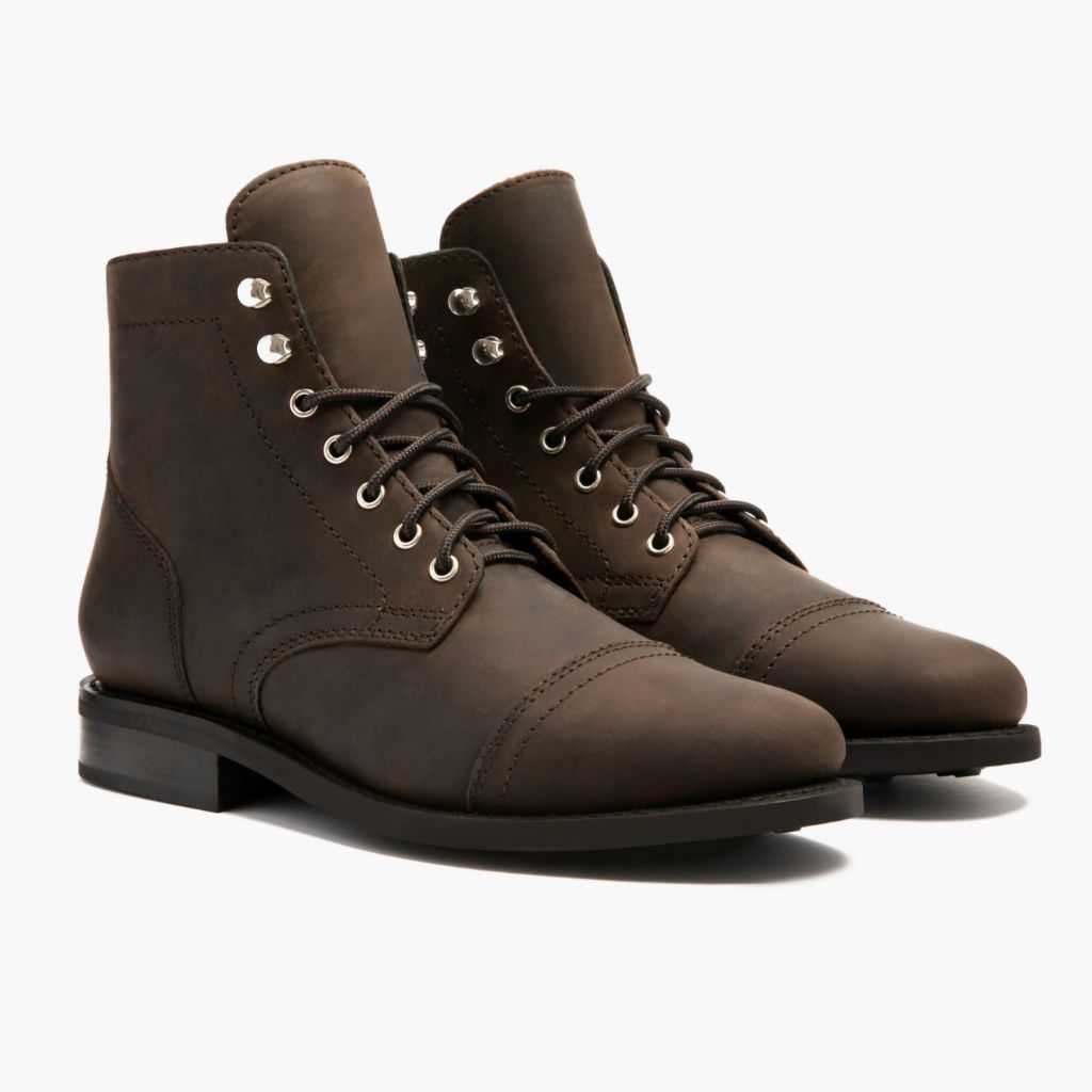 Classic Full-Grain leather Boots - 固特异沿条缝制工艺与鞋头细节