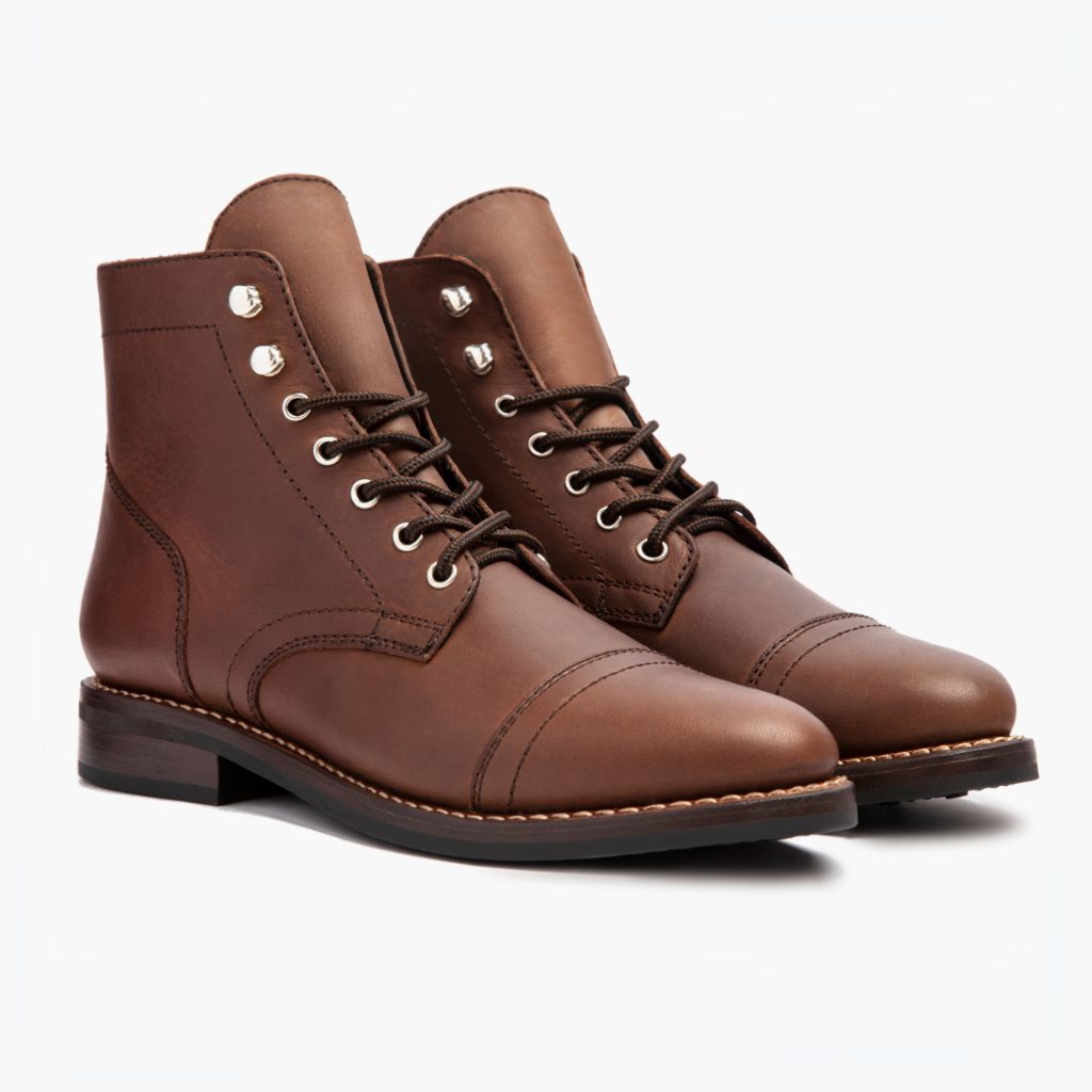 Classic Full-Grain leather Boots - 固特异沿条缝制工艺与鞋头细节