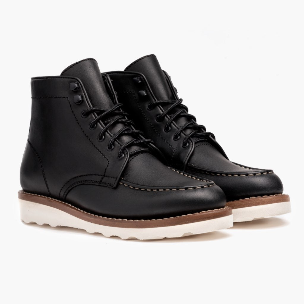 Black Full-Grain leather Boots - 固特异沿条缝制工艺与鞋头细节