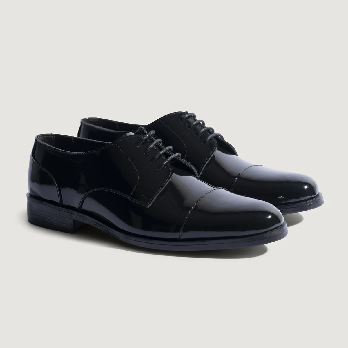 Attorney Derby 经典黑 真皮皮鞋 男士 For Men in Patent Black Full-Grain Leather - 侧面轮廓视角 | 官方商城选购