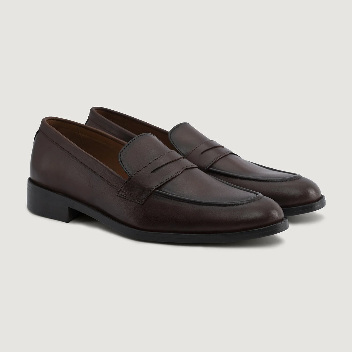 Baxton Burnished 复古棕 真皮乐福鞋 男士 For Men in Burnished Brown Full-Grain Leather - 侧面轮廓视角 | 官方商城选购