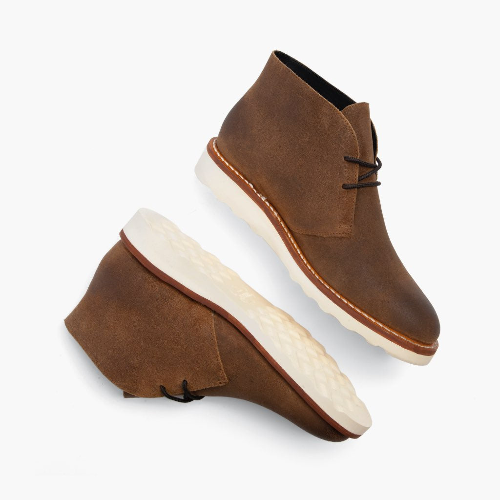 High-Traction Rubber Outsole & Lug Tread Pattern on Scout Safari 真皮工装靴马丁靴 男士 For Men