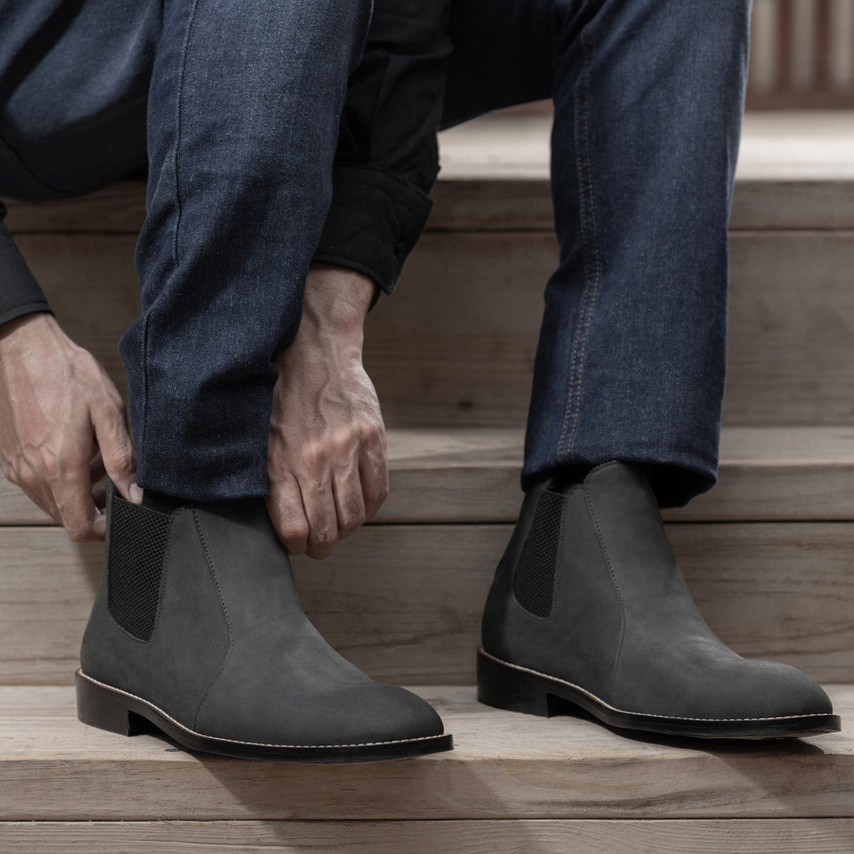 High-Traction Rubber Outsole & Lug Tread Pattern on Clarkson Chelsea Grey Nubuck 真皮工装靴马丁靴 - StudGuard 男士