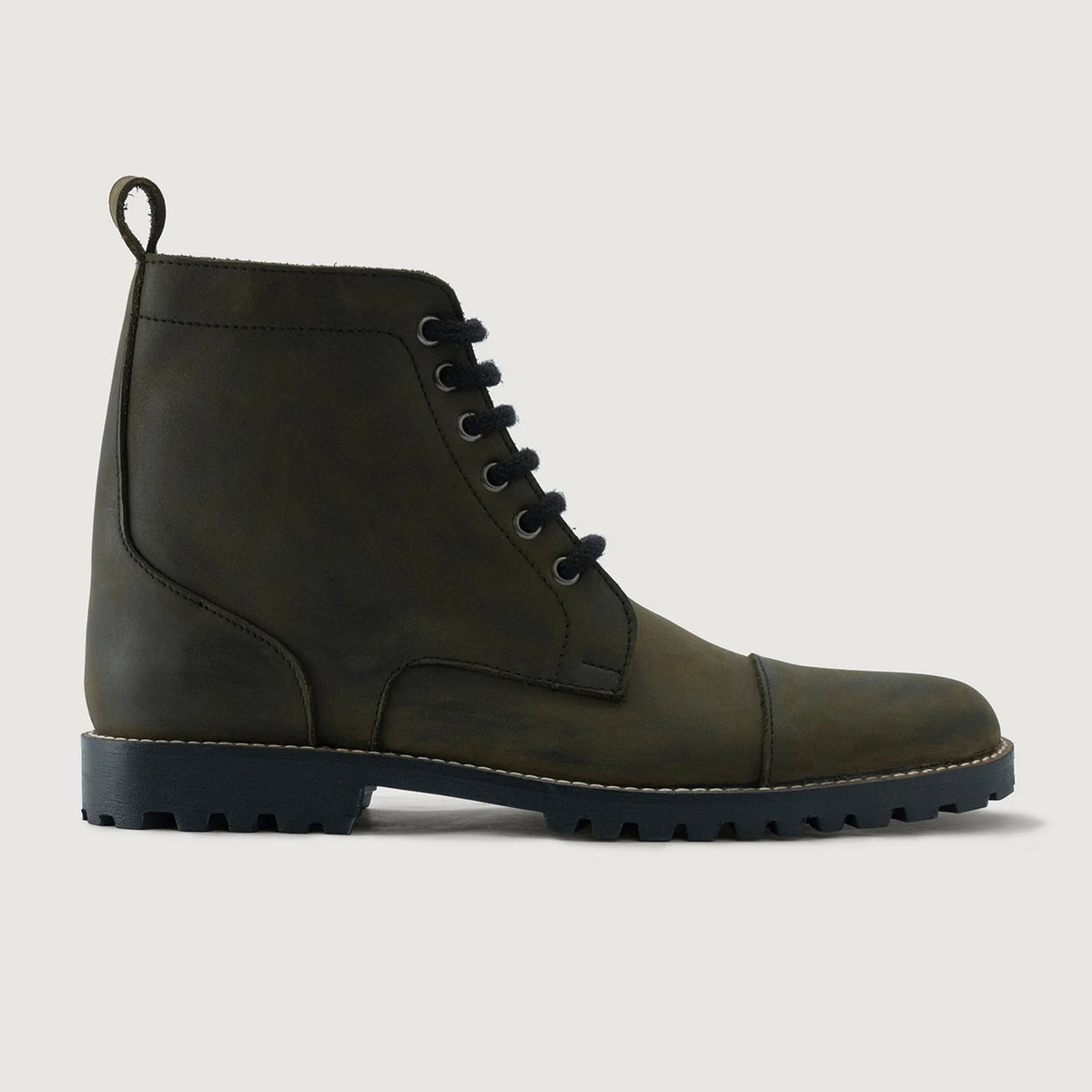 Olive Green Full-Grain leather Boots - 固特异沿条缝制工艺与鞋头细节