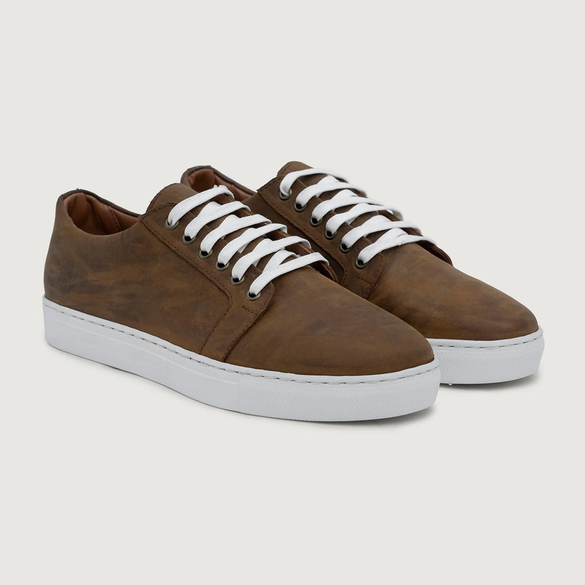 Murphy Low Top Burnt Copper Pullup 真皮休闲板鞋运动鞋 男士 For Men in Burnt Copper Full-Grain Leather - 侧面轮廓视角 | 官方商城选购
