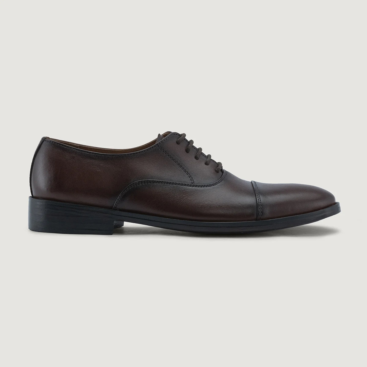 Burnished Brown Full-Grain leather Shoes - 固特异沿条缝制工艺与鞋头细节