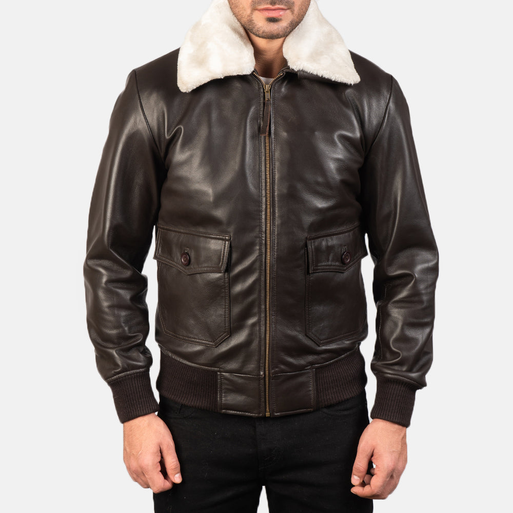 
细节特写 of Shirt with Removable Fur & Zipper Hardware on Airin G-1 复古棕 真皮飞行员夹克 男士