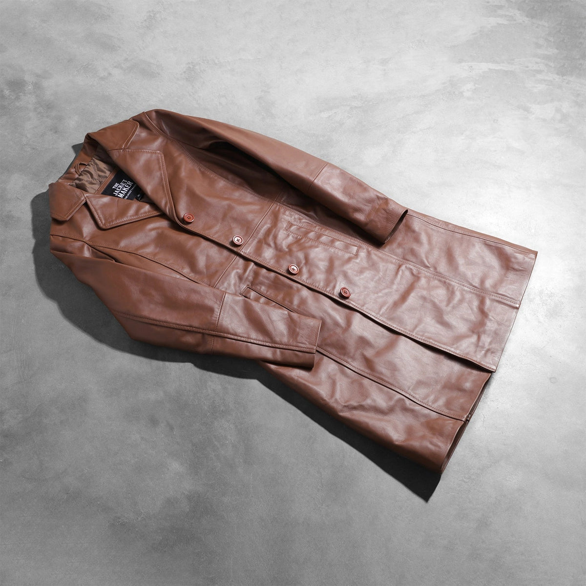 Open Hem &amp; Hem Craftsmanship Construction Detail on Women's Alice 棕色 Double Breasted 真皮大衣 女士
