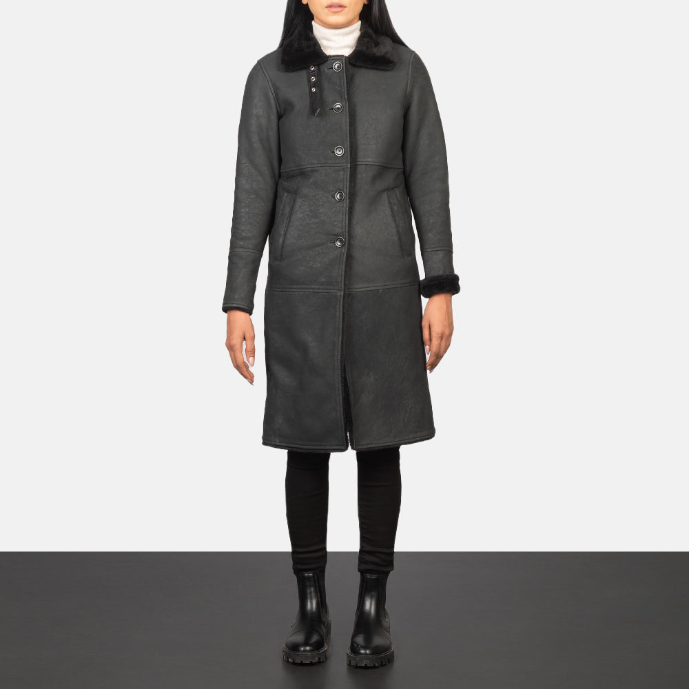 
Alina Shearling 经典黑 真皮大衣 女士 in Distressed Black Sheepskin Leather - 正面版型与定制立体剪裁轮廓 | 官方商城选购