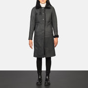 
Alina Shearling 经典黑 真皮大衣 女士 in Distressed Black Sheepskin Leather - 正面版型与定制立体剪裁轮廓 | 官方商城选购