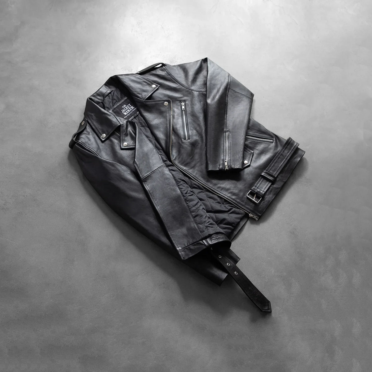 
手工下摆与精工缝制细节 Allaric Alley Black Leather Biker Jacket