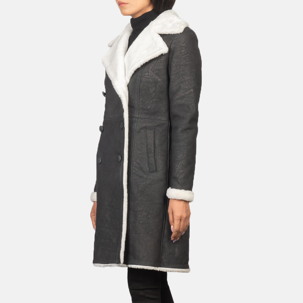 
Black Sheepskin Snuffed Aviator Jacket - 展现肩线贴合与利落下摆的背部视角