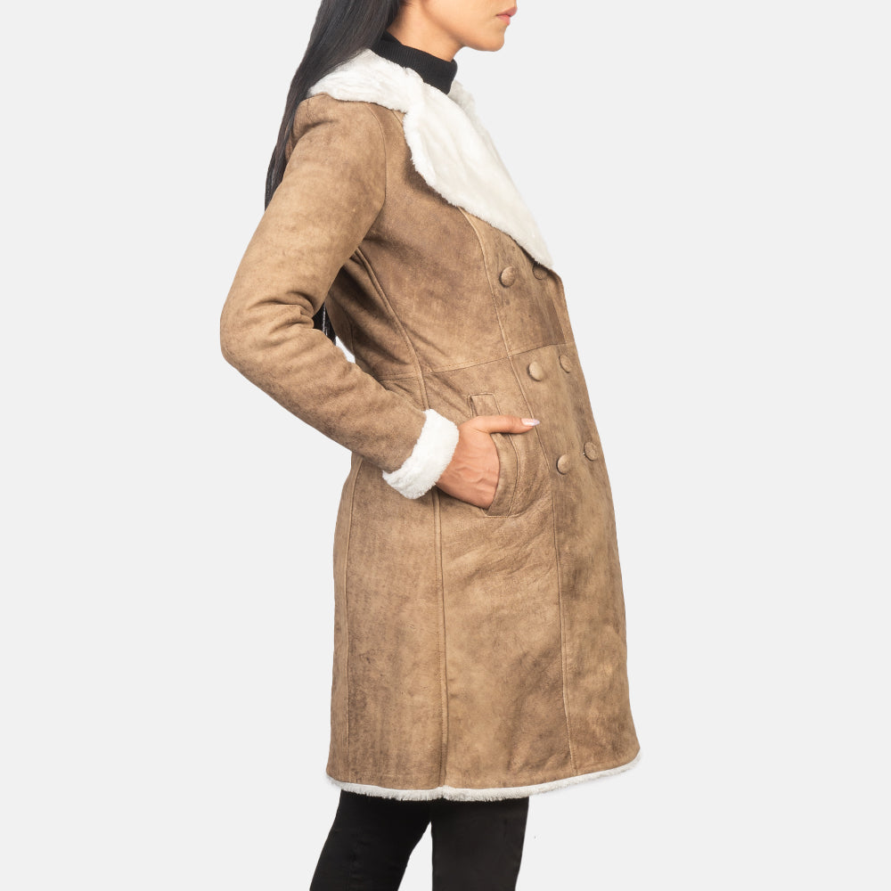 Distressed Brown Sheepskin Snuffed Aviator Jacket - 展示肩部贴合剪裁与利落下摆的背面细节
