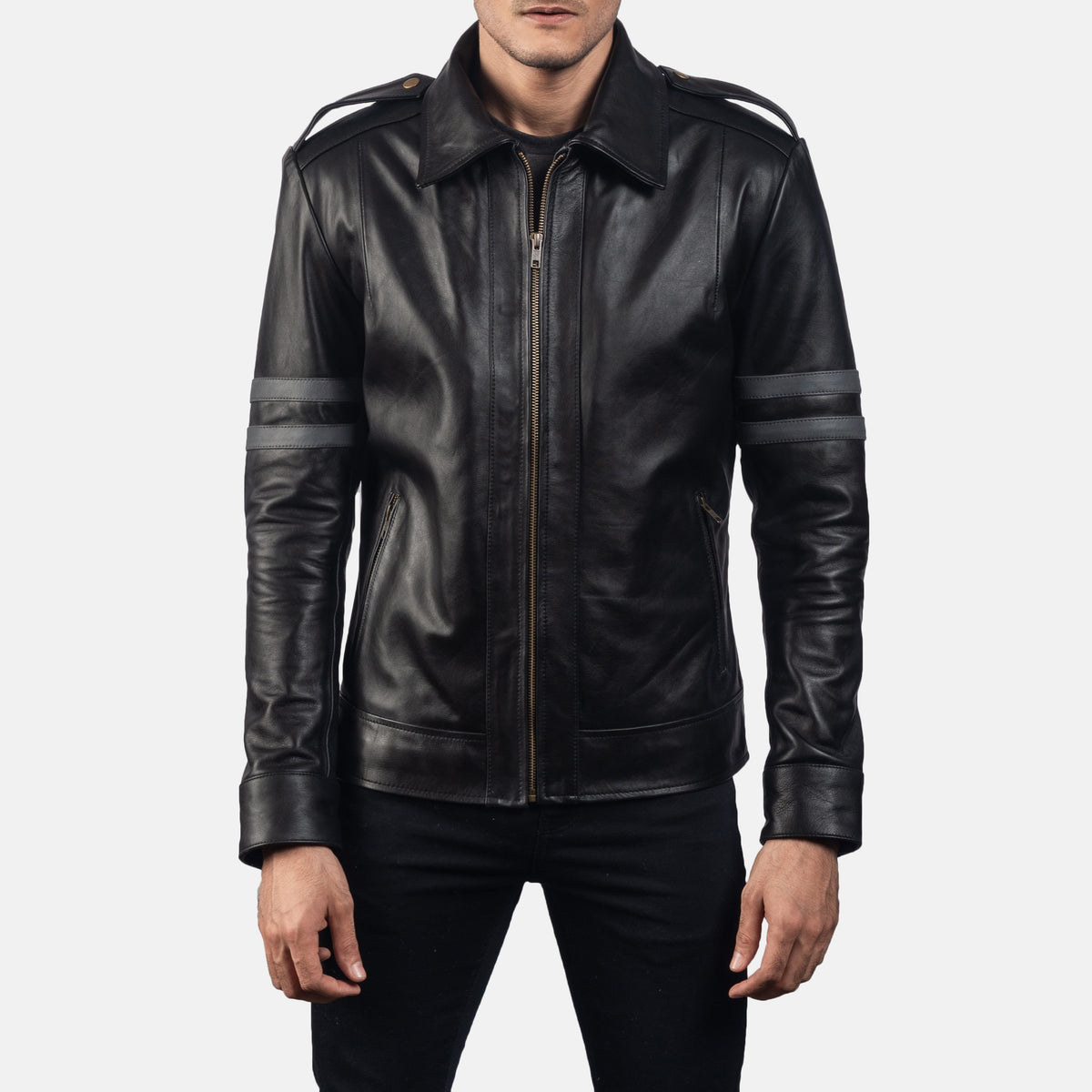 
Armstrong 经典黑 真皮机车皮衣 男士 in Black Cowhide Leather - 正面版型与定制立体剪裁轮廓 | 官方商城选购