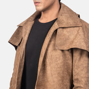 Close-Up Detail of Classic Collar &amp; Heavy-Duty Zipper Hardware on Men's Army 棕色 Leather Duster 男士