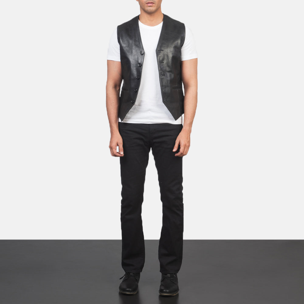 Men's Auden 黑色 真皮马甲 男士 - Lateral Side Profile View Showing Sleeve Cut &amp; Athletic Taper Fit