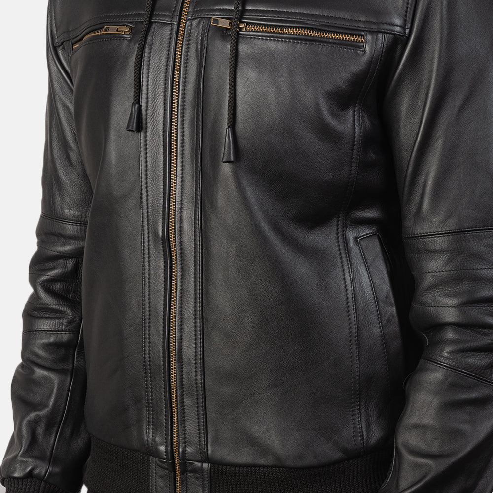 
内衬展示 Showing 透气绗缝粘纤内衬 & 内部双侧实用暗袋