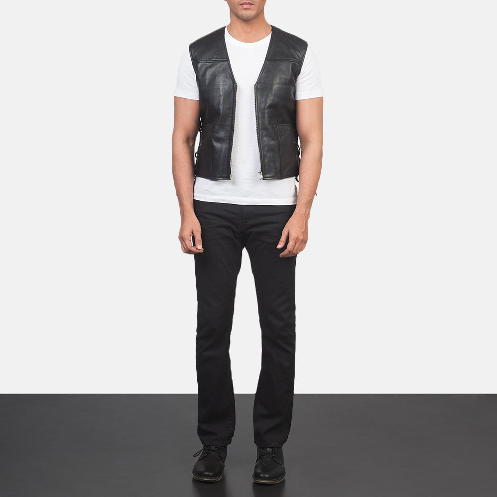 Men's Brandon 黑色 真皮马甲 男士 - Lateral Side Profile View Showing Sleeve Cut &amp; Athletic Taper Fit