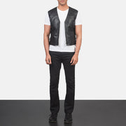 Men's Brandon 黑色 真皮马甲 男士 - Lateral Side Profile View Showing Sleeve Cut &amp; Athletic Taper Fit