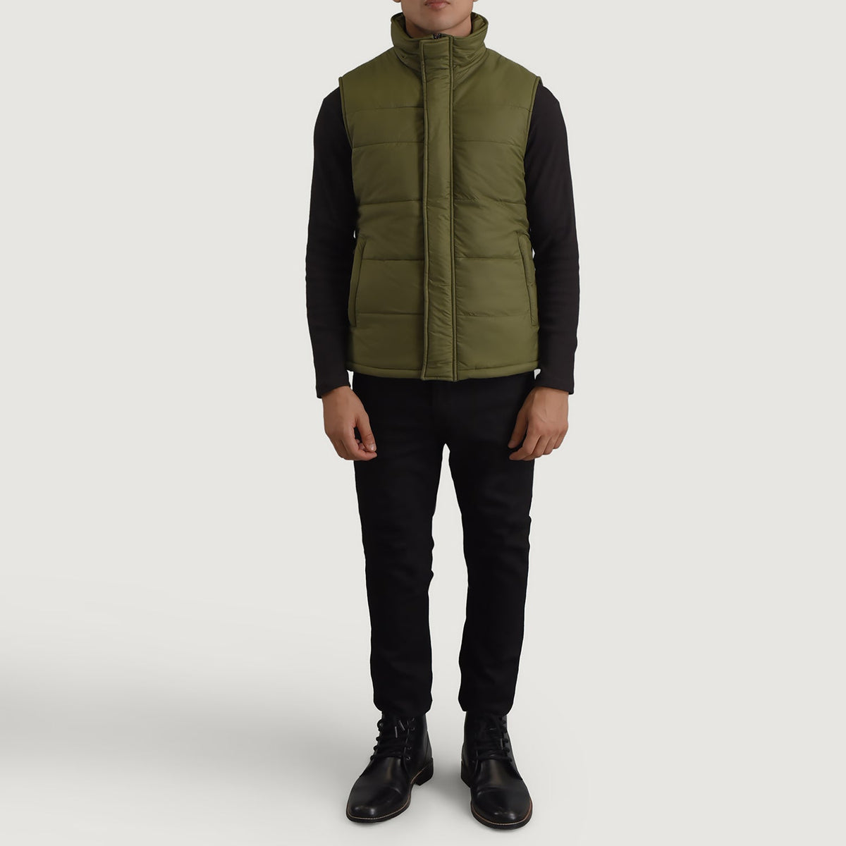 Bryan Green Puffer Vest 男士 - Lateral Side Profile View Showing Sleeve Cut &amp; Athletic Taper Fit