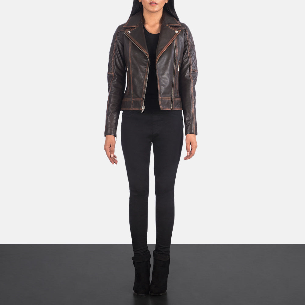 
Carolyn Quilted Vintage Brown Biker Jacket - 展现立体袖型与合身版型的侧身视角