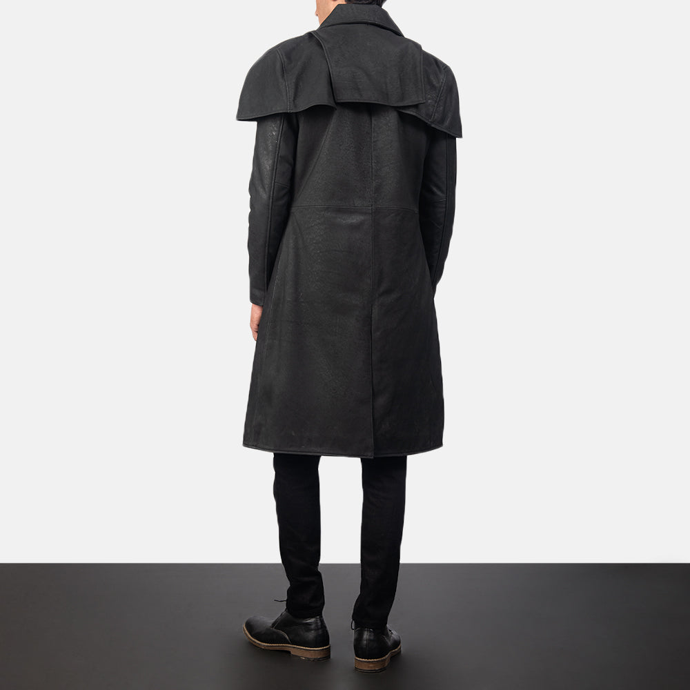 Men's Classic Distressed 黑色 Leather Duster 男士 - Lateral Side Profile View Showing Sleeve Cut &amp; Athletic Taper Fit