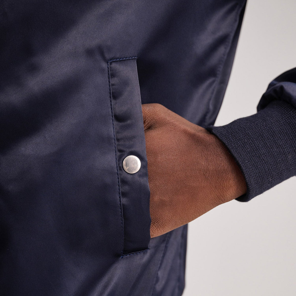 
内衬展示 Showing Quilted Polyester Lining & 内部双侧实用暗袋