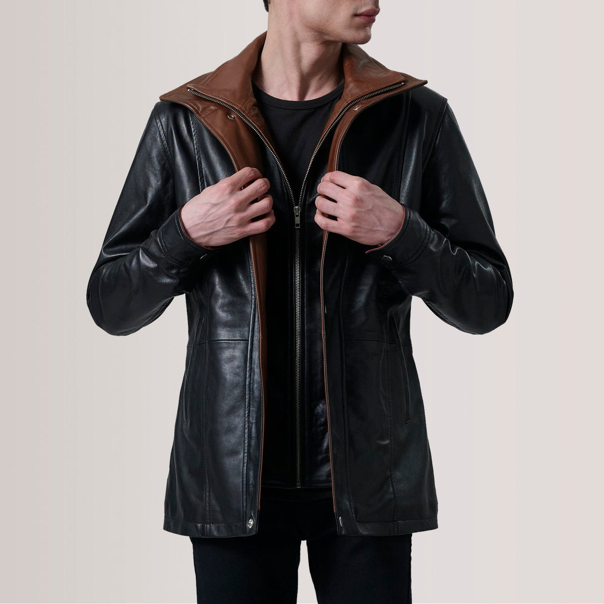 
Connor Black Leather Coat For Men in Black Sheepskin Leather - 正面版型与定制立体剪裁轮廓 | 官方商城选购