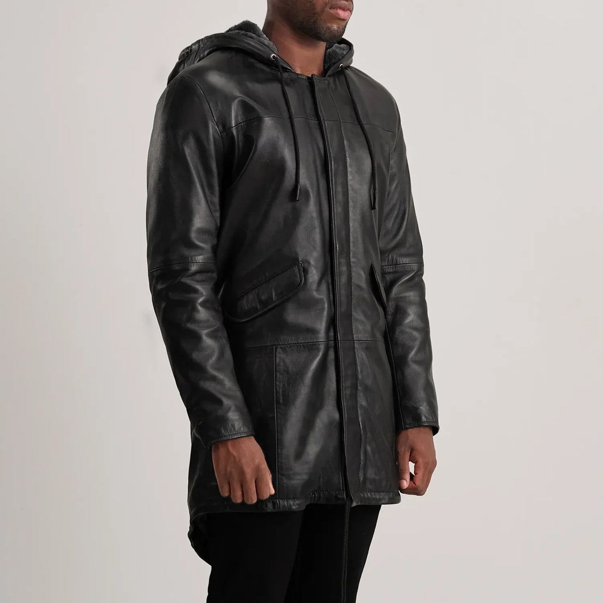 
Tan Brown Sheepskin Leather Hooded Jacket - 展现肩线贴合与利落下摆的背部视角