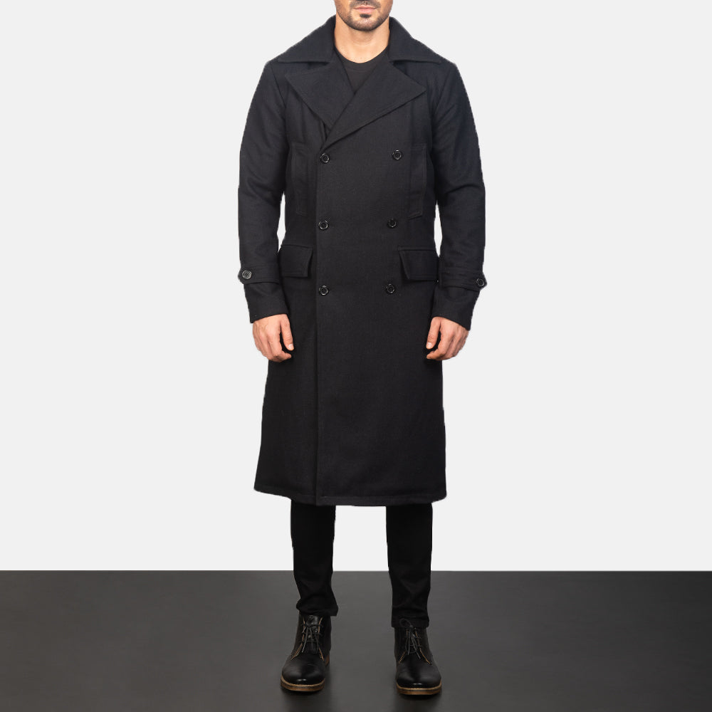 Close-Up Detail of Notch &amp; Button Hardware on Men's Detective 黑色 Wool 真皮大衣 男士