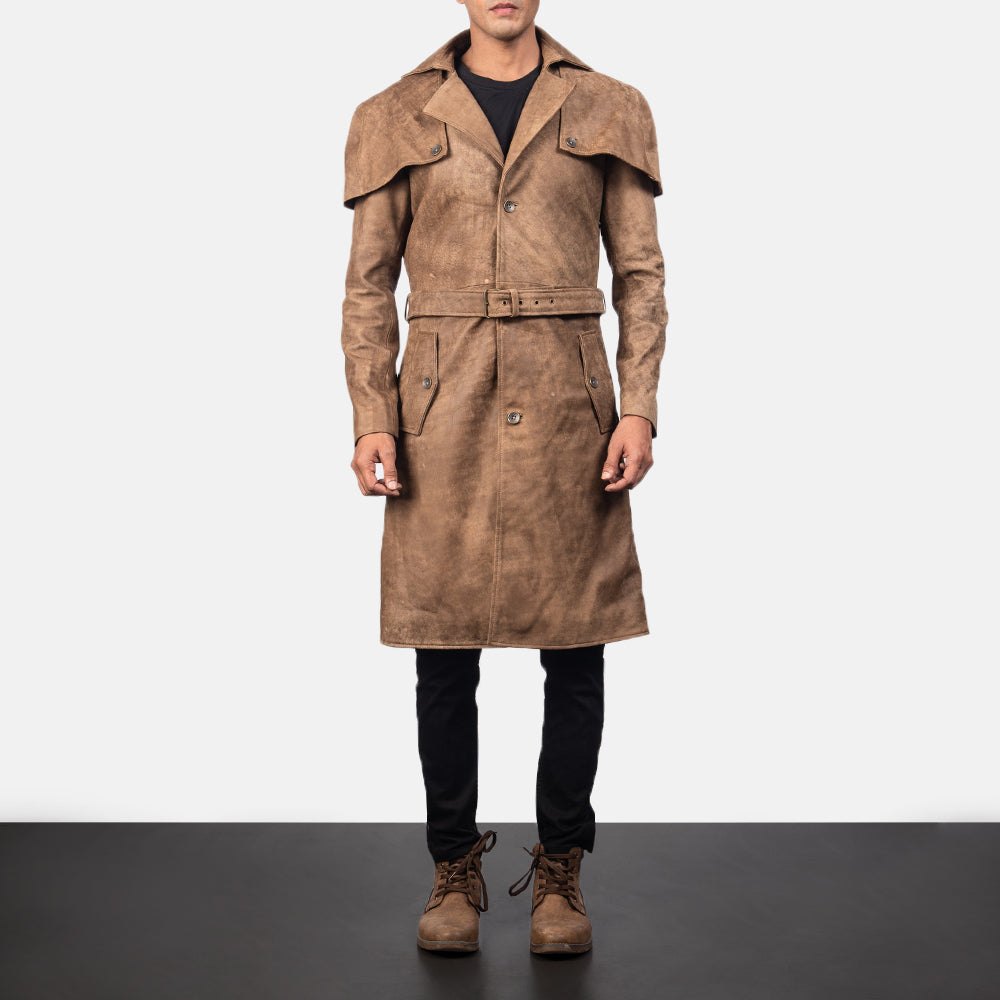 
细节特写 of Classic Collar & Buttons + Belt Hardware on Deux 复古棕 Leather Duster 男士