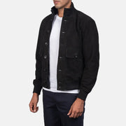 
Brown Goatskin Suede Bomber Jacket - 展现肩线贴合与利落下摆的背部视角