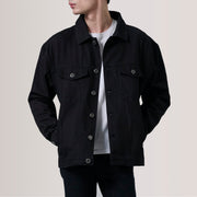 
Eddie 经典黑 Oversized Denim Trucker 真皮夹克 男士 For Men 经典黑色头层牛皮 - 正面版型与定制立体剪裁轮廓 | 官方商城选购